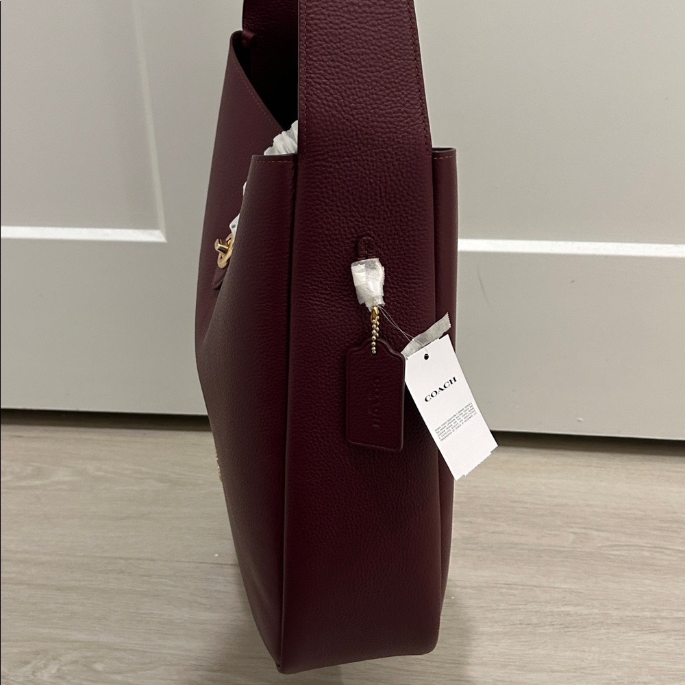 Coach (NWT) Hadley Large Shoulder Bag - Picture 8 of 16